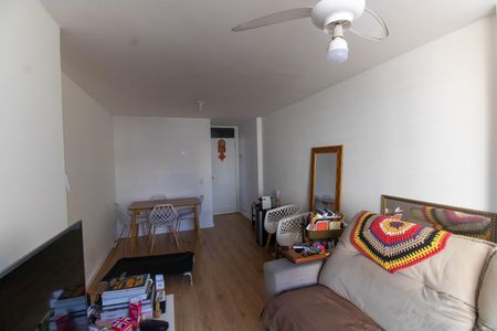Apartamento à venda com 70m², 2 quartos e 1 vagaSala