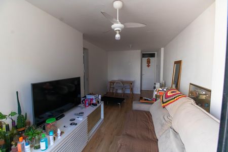 Apartamento à venda com 70m², 2 quartos e 1 vagaSala