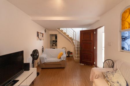 Casa à venda com 121m², 3 quartos e 2 vagasSala