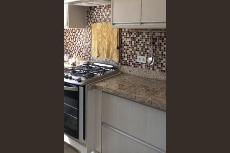 Foto 01 de casa à venda com 2 quartos, 72m² em Jardim Ester, São Paulo