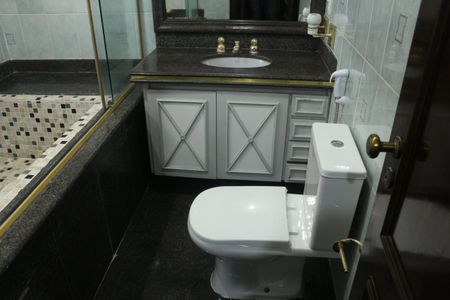 Apartamento à venda com 254m², 3 quartos e 3 vagasBanheiro da Suíte 3