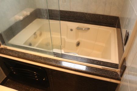 Apartamento à venda com 254m², 3 quartos e 3 vagasBanheiro da Suíte 2