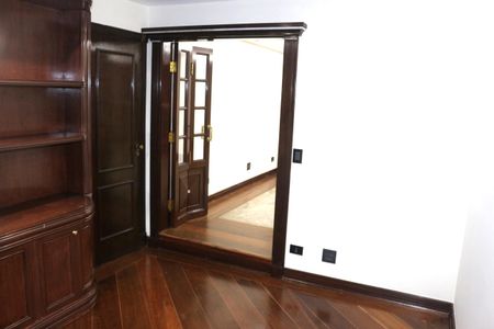 Apartamento à venda com 254m², 3 quartos e 3 vagasSala de TV