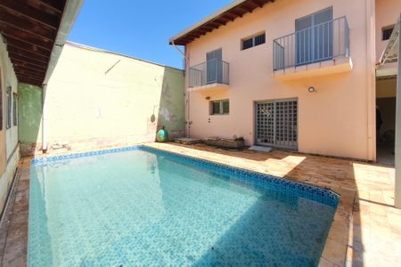 Casa para alugar com 450m², 4 quartos e 8 vagasQuintal - Piscina