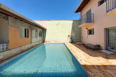 Casa para alugar com 450m², 4 quartos e 8 vagasQuintal - Piscina