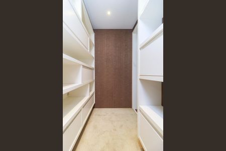 Apartamento à venda com 340m², 4 quartos e 4 vagasEscritório