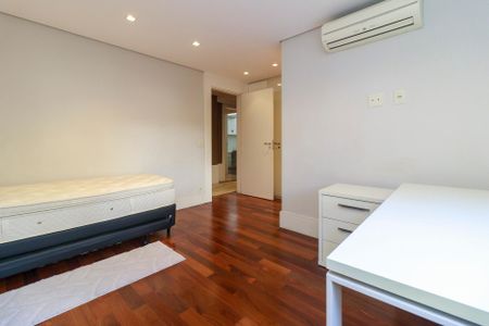 Apartamento à venda com 340m², 4 quartos e 4 vagasSuíte 2