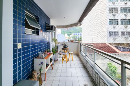 Apartamento à venda com 130m², 3 quartos e 2 vagasVaranda 