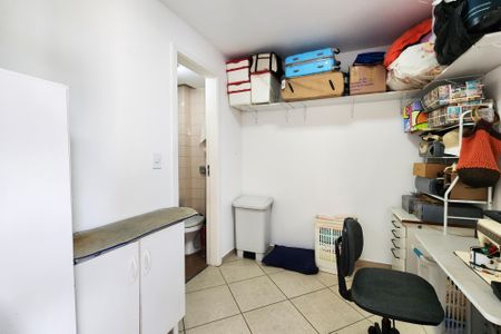 Apartamento à venda com 130m², 3 quartos e 2 vagasQuarto de Serviço 