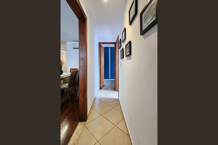 Apartamento à venda com 130m², 3 quartos e 2 vagasCorredor 