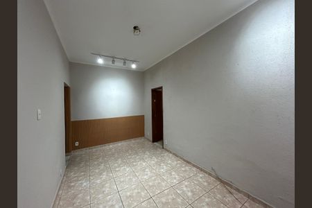 Casa à venda com 50m², 2 quartos e 2 vagasSala