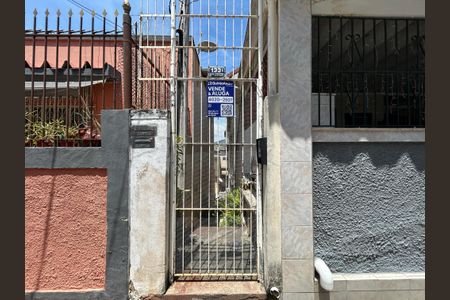 Casa à venda com 50m², 2 quartos e 2 vagasFachada + plaquinha