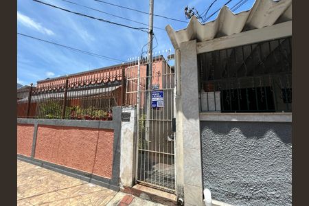 Casa à venda com 50m², 2 quartos e 2 vagasFachada + plaquinha