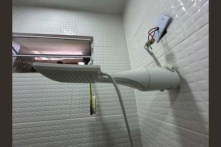 Casa à venda com 50m², 2 quartos e 2 vagasChuveiro