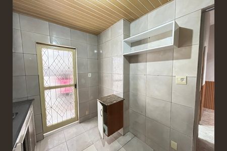 Casa à venda com 50m², 2 quartos e 2 vagasCozinha
