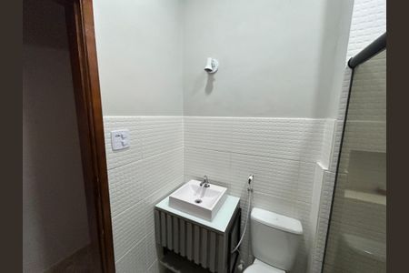 Casa à venda com 50m², 2 quartos e 2 vagasBanheiro