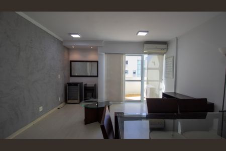 Sala de apartamento para alugar com 2 quartos, 94m² em Recreio dos Bandeirantes, Rio de Janeiro