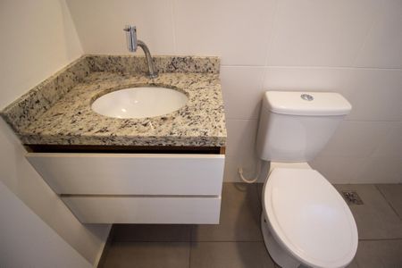 Apartamento para alugar com 61m², 2 quartos e 1 vaga Apartamento para alugar com 61m², 2 quartos e 1 vagaBanheiro
