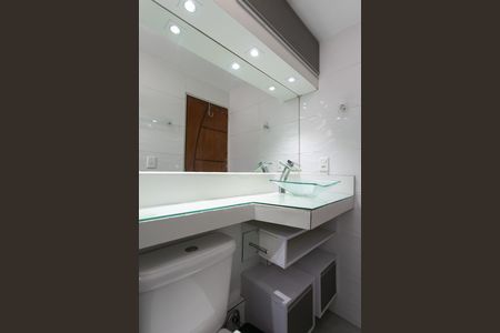 Apartamento para alugar com 50m², 2 quartos e 1 vaga Apartamento para alugar com 50m², 2 quartos e 1 vagaBanheiro social