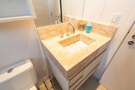 Apartamento à venda com 127m², 3 quartos e 2 vagas Apartamento à venda com 127m², 3 quartos e 2 vagasBanheiro da suíte 1