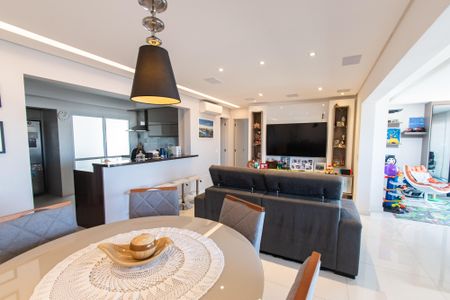 Apartamento à venda com 127m², 3 quartos e 2 vagas Apartamento à venda com 127m², 3 quartos e 2 vagasSala