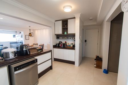 Apartamento à venda com 127m², 3 quartos e 2 vagas Apartamento à venda com 127m², 3 quartos e 2 vagasCozinha