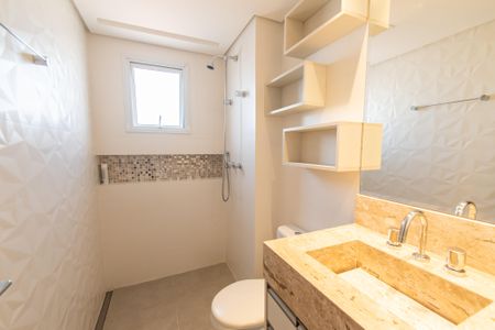 Apartamento à venda com 127m², 3 quartos e 2 vagas Apartamento à venda com 127m², 3 quartos e 2 vagasBanheiro da suíte 1