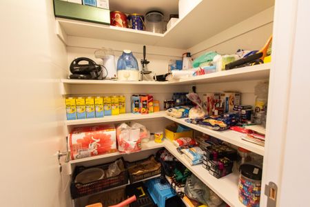 Apartamento à venda com 127m², 3 quartos e 2 vagas Apartamento à venda com 127m², 3 quartos e 2 vagasDespensa