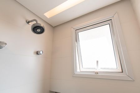 Apartamento à venda com 127m², 3 quartos e 2 vagas Apartamento à venda com 127m², 3 quartos e 2 vagasBanheiro da suíte 2