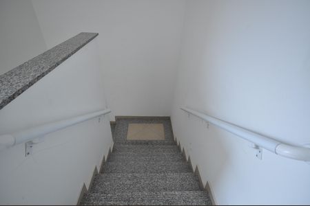 Apartamento à venda com 30m², 1 quarto e sem vagaEscada de acesso