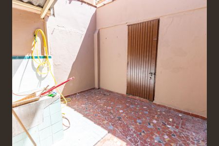 Casa à venda com 100m², 2 quartos e 1 vagaÁrea de Serviço