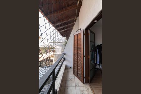 Casa à venda com 274m², 3 quartos e 4 vagasSacada Suíte