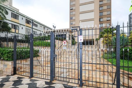 Apartamento para alugar com 70m², 2 quartos e 1 vagaFachada