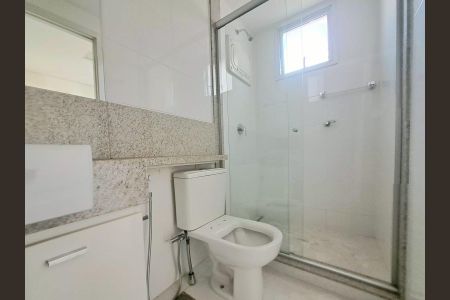 Apartamento à venda com 75m², 2 quartos e 2 vagasBanheiro Social
