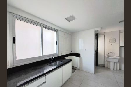 Apartamento à venda com 75m², 2 quartos e 2 vagasCozinha