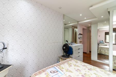 Apartamento à venda com 140m², 3 quartos e 3 vagas Apartamento à venda com 140m², 3 quartos e 3 vagasSuíte