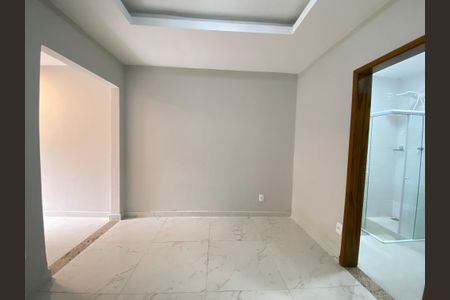 Sala de casa para alugar com 2 quartos, 55m² em Piedade, Rio de Janeiro