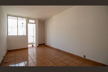 Apartamento à venda com 75m², 2 quartos e 1 vagaSala