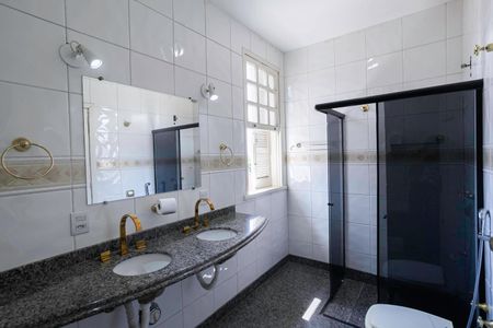 Casa à venda com 150m², 3 quartos e 3 vagasBanheiro da suíte 