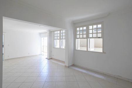 Casa à venda com 150m², 3 quartos e 3 vagasSala 2