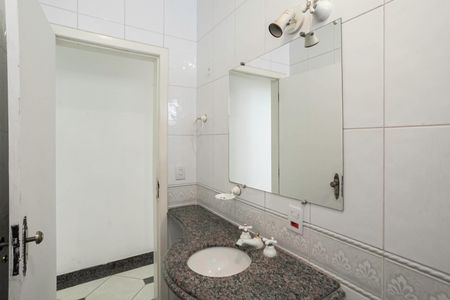 Casa à venda com 150m², 3 quartos e 3 vagasBanheiro social
