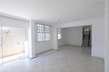 Casa à venda com 150m², 3 quartos e 3 vagasSala 2