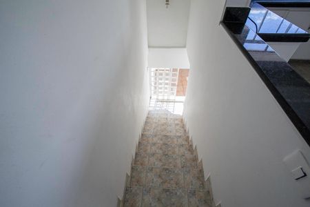 Casa à venda com 150m², 3 quartos e 3 vagasEscada