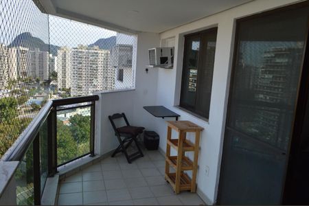 Apartamento à venda com 87m², 3 quartos e 2 vagas Apartamento à venda com 87m², 3 quartos e 2 vagasVaranda