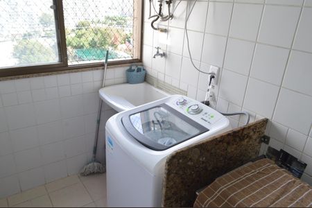 Apartamento à venda com 87m², 3 quartos e 2 vagas Apartamento à venda com 87m², 3 quartos e 2 vagasÁrea de Serviço