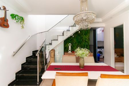 Casa à venda com 90m², 3 quartos e 2 vagasSala