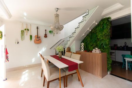 Casa à venda com 90m², 3 quartos e 2 vagasSala