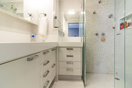 Apartamento à venda com 125m², 3 quartos e 1 vagaBanheiro da Suíte