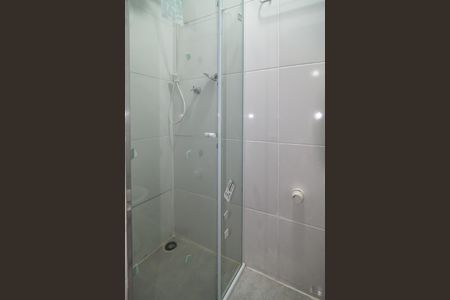 Banheiro de kitnet/studio para alugar com 0 quarto, 18m² em Bela Vista, São Paulo