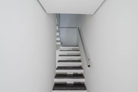Casa à venda com 125m², 3 quartos e 2 vagasEscada